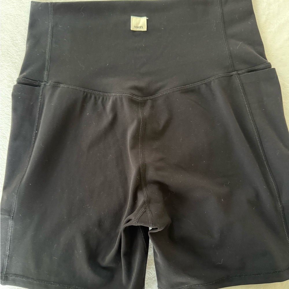 Women’s black Vuori clean elevation short - Picture 2 of 4